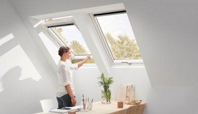 VELUX GLU tetőtéri ablak alsó kilinccsel, 3-rétegű üveg 94x140 cm